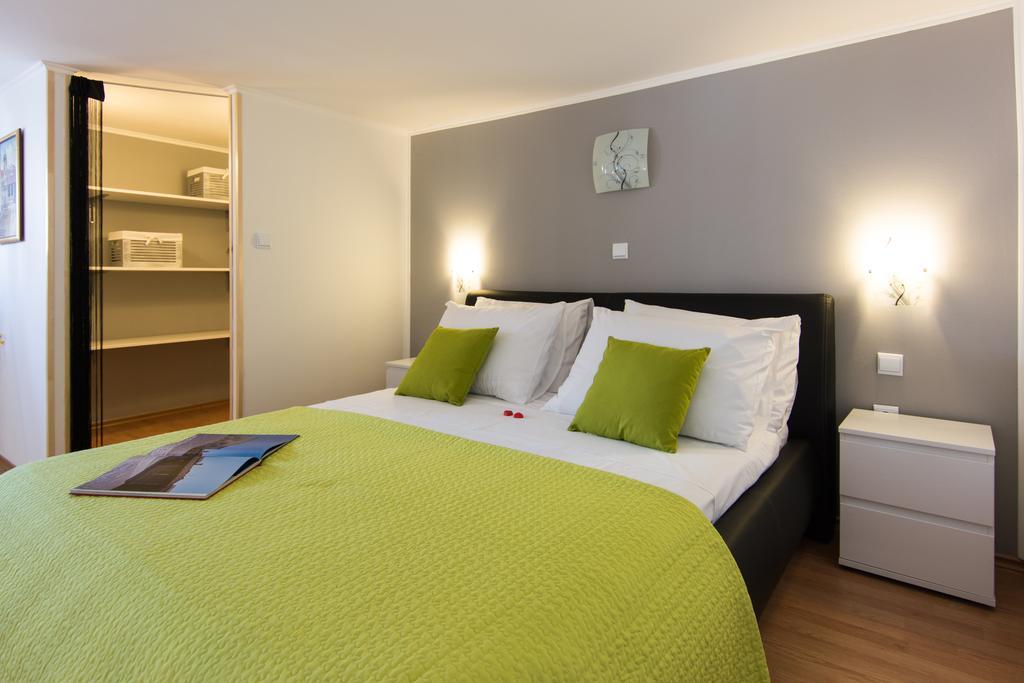 Apartments Storia Trogir Room photo
